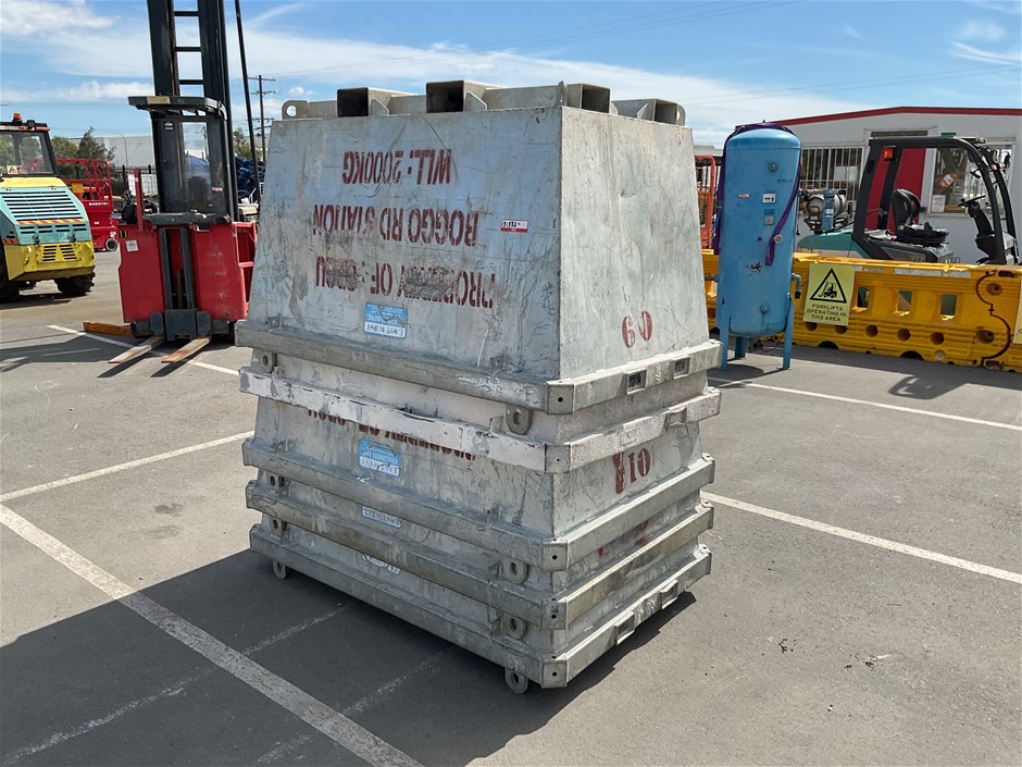 <p>Industrial Bins</p>