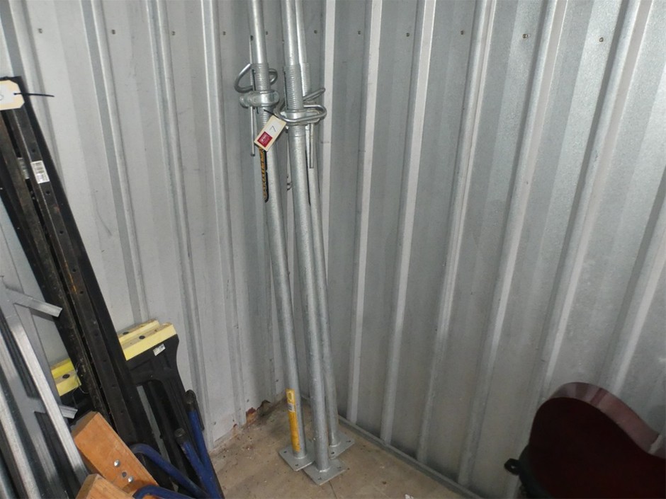 GORILLA 3.35M Formwork Props x3