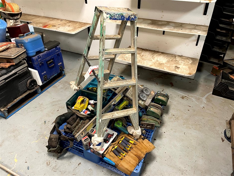 <p>Makita Construction Tools</p>