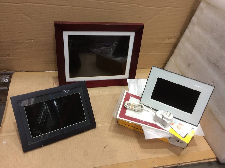 Kodak EasyShare M820 And Dick Smith XG4180 Digital Photo Frames (Lot of 3)