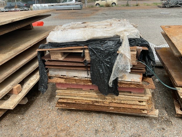 <p>Steel Plate Approximately 23</p>