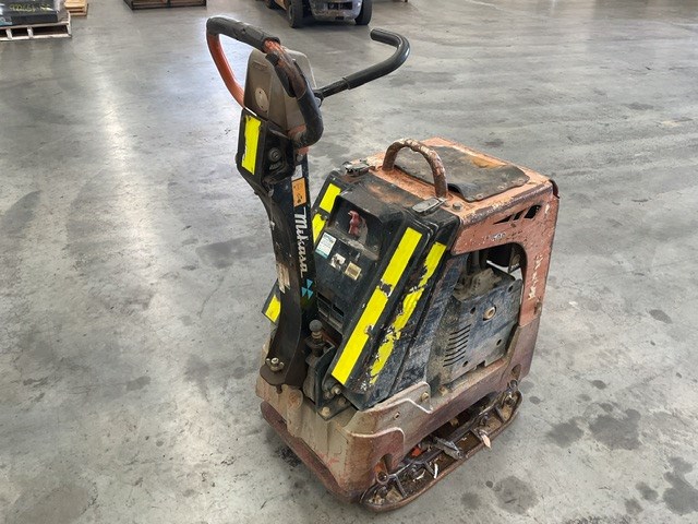 <p>Mikasa MVH-508DSV Plate Compactor </p>