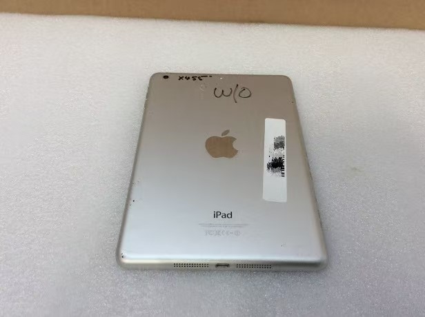 APPLE IPAD MIINI 2 A1489 A7 Tablet 16GB