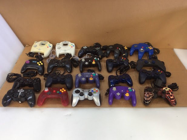 Logitech/Nintendo Mixed Brand and Model Gamepad (Lot of 20)