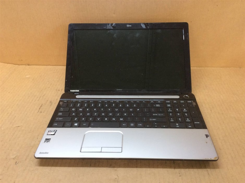 TOSHIBA SATTELITE C50D-A Laptop AMD E1-1200 4GBRAM 128GB