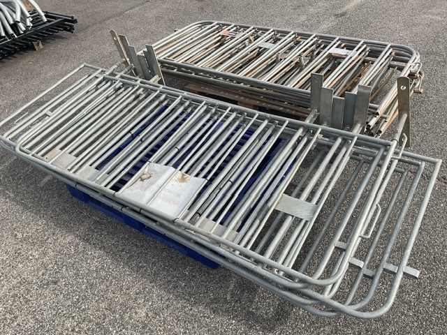 <p>Quantity of Crowd Barriers </p>