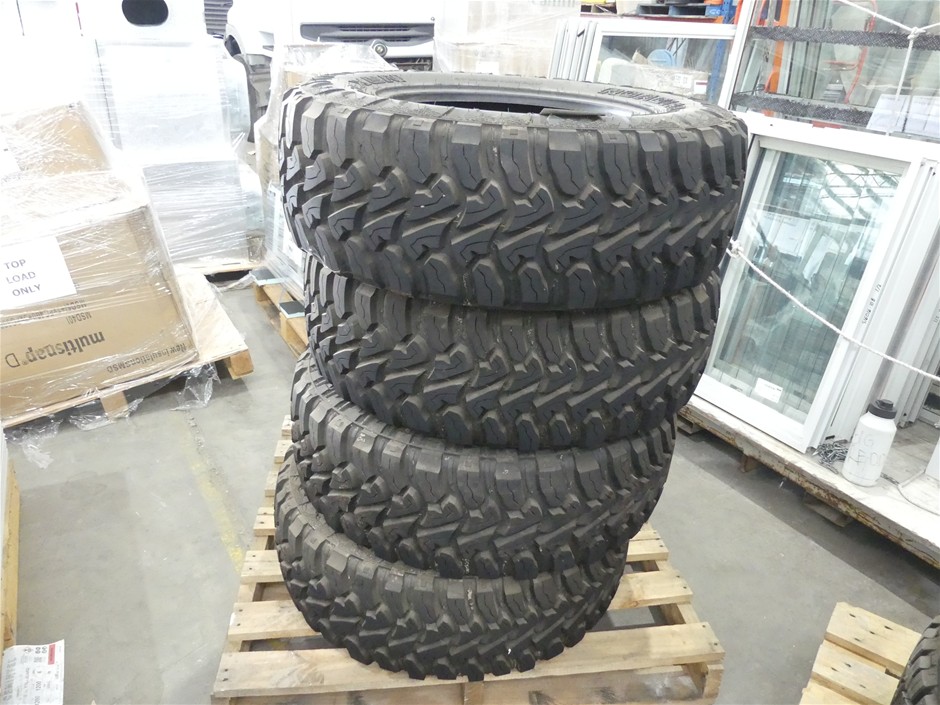<B>Roadian MTX Nexen Tyres (Near New) Qty 4</B>