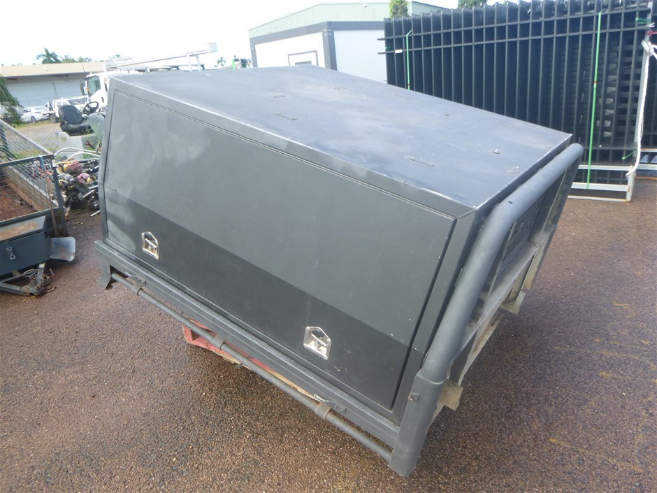 <p>Canopy and Ute Tray</p>