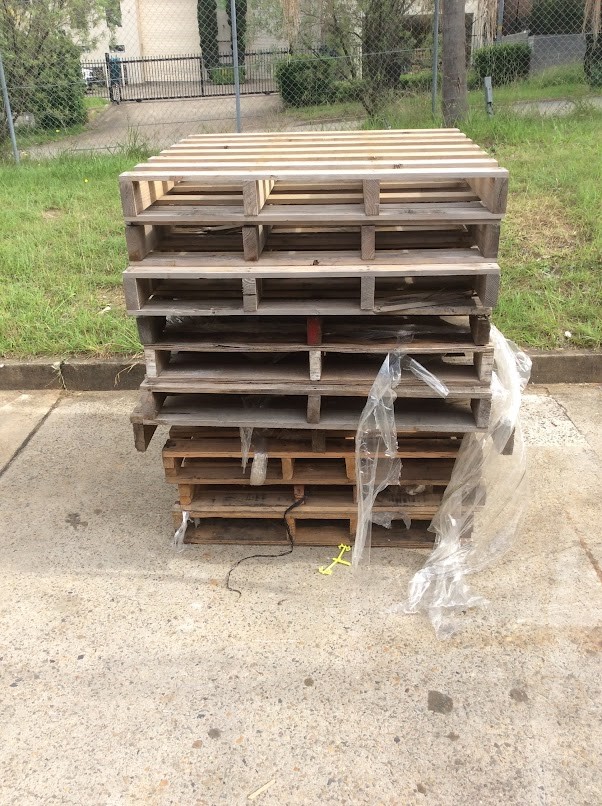 Mix Brand and Model Wooden Shipping Pallets