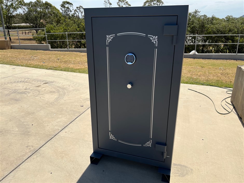 Heavy Duty Rifle & Gun Safe - Grey (Unused)