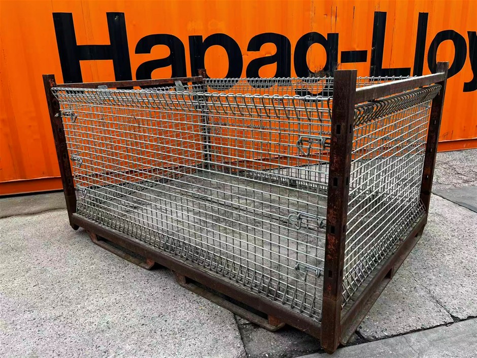 <p>Assorted Stackable Stillages x 6</p>