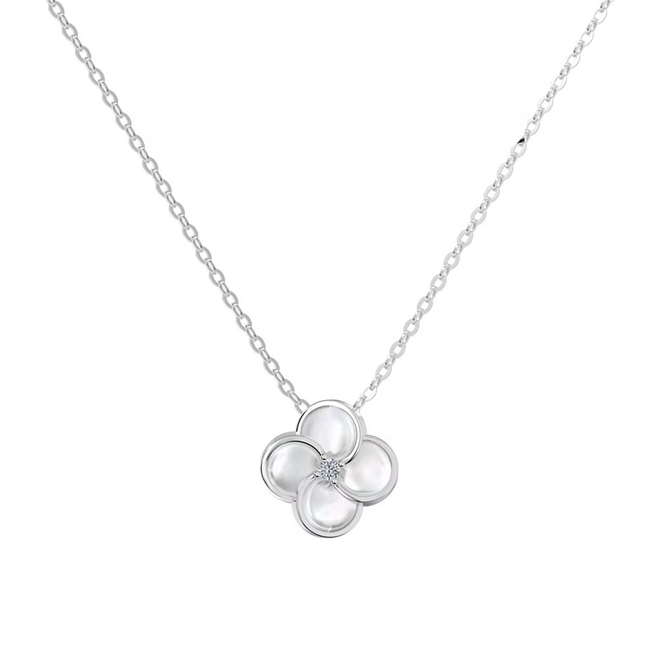 0.03ct GRA Certified Moissanite & Clover Pendant Necklace