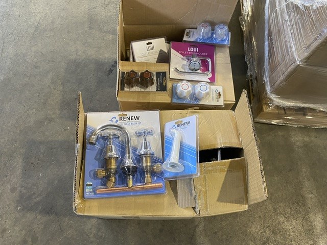 <p>Large Qty of Unused Bathware Hardware</p>