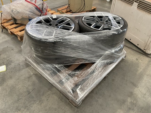<p>4x Wheels to Fit Rivian R1</p>