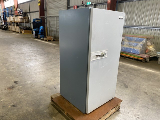 <p>Kumahira Large Data Safe</p>