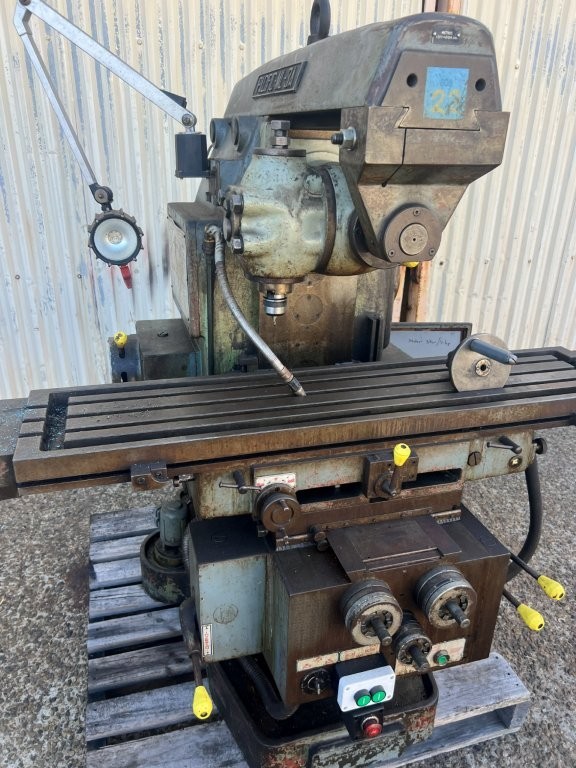Pacific ML-3A Universal Milling Machine