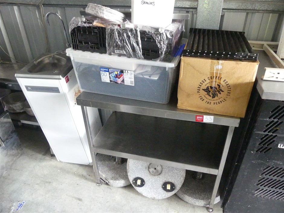 <B>Preperation Bench (Commercial) And Contents</B>