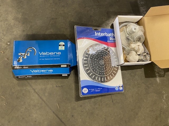 <p>Large Qty of Unused Round Shower Heads, Basin Sets, Sundry Items</p>