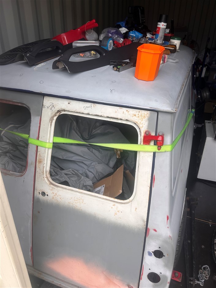 Morris Mini Panel Van & Contents of Container