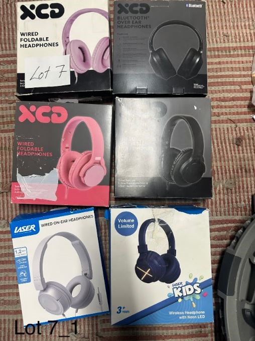 END OF LEASE AUCTION: mixed lot of headphones