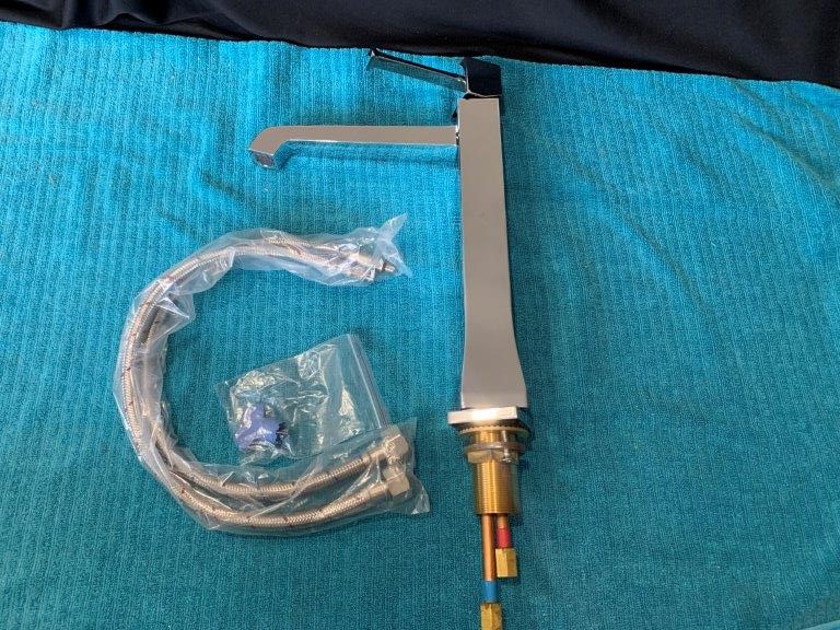 New in Box Simply Inspiring Swivel Kitchen/Basin Mixer Tap - Qty 1