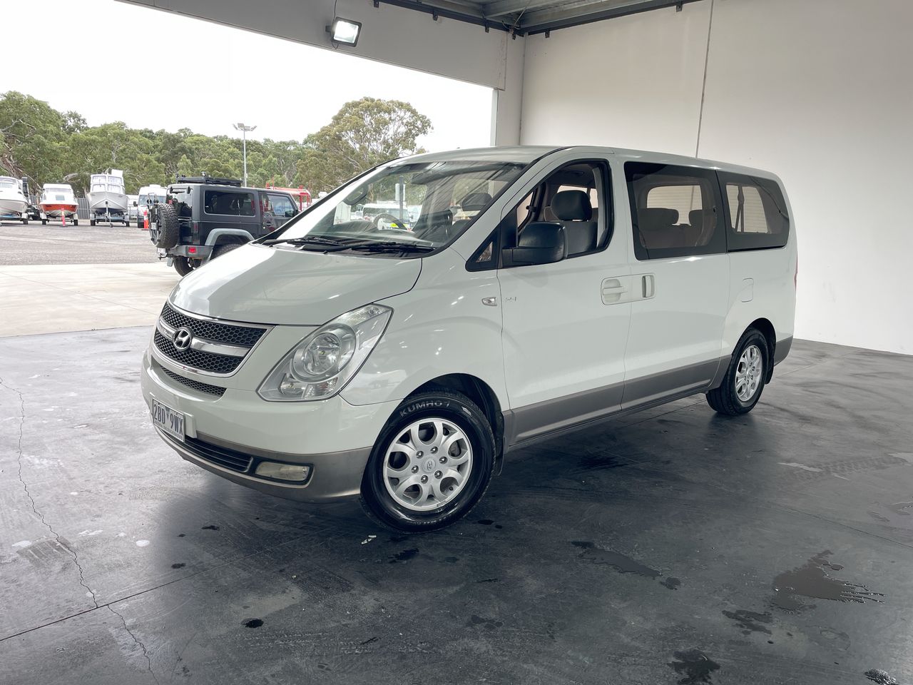 2010 Hyundai iMAX TQ Automatic 8 Seats People Mover (RWC Issued 28th March)
