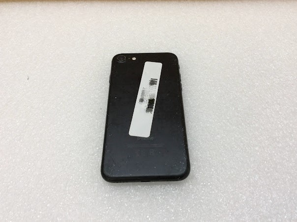 APPLE IPHONE 7 (A1778) Phone 128GB