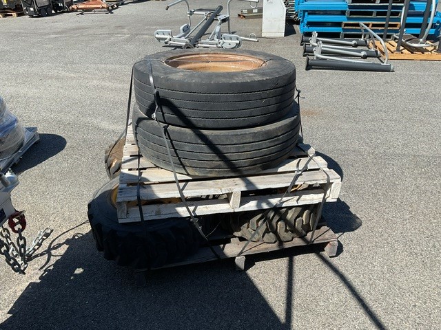 <p>Tyres Pallet Of</p>