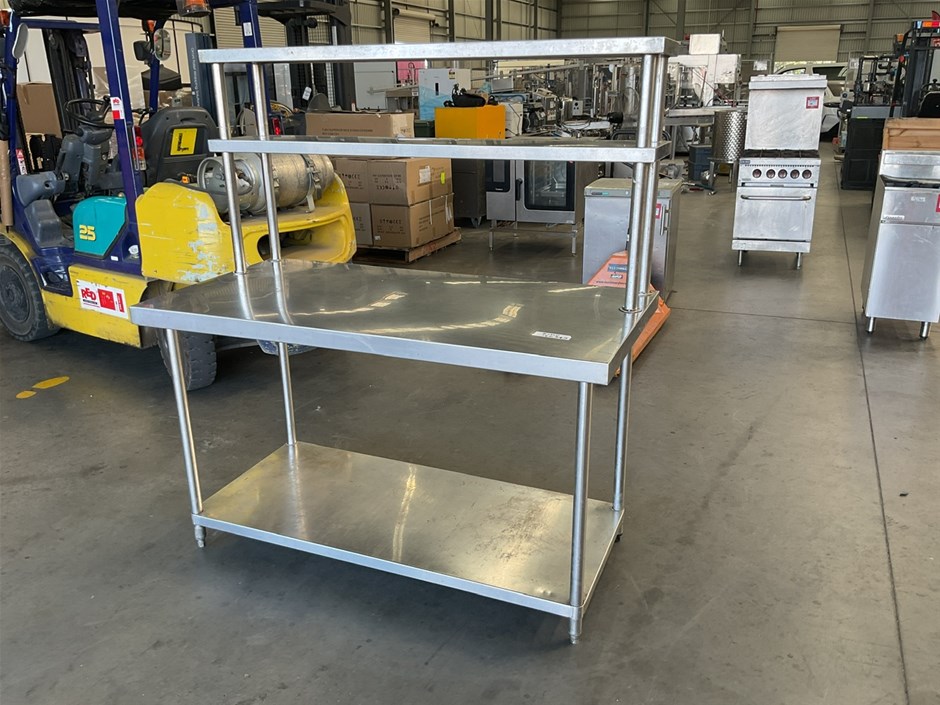 <p>Stainless Steel Bench</p>