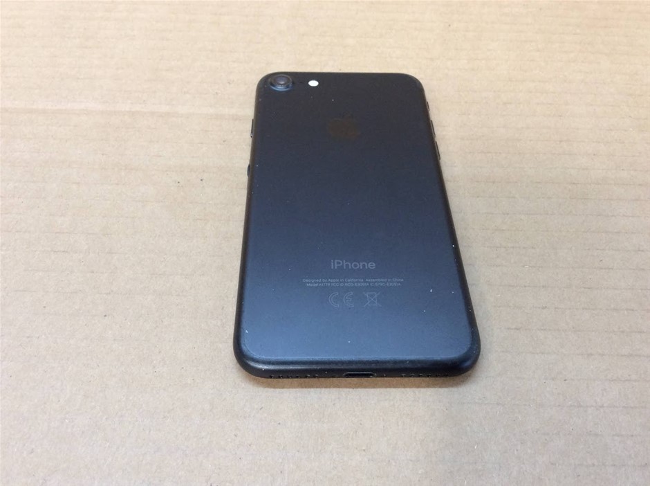 APPLE IPHONE 7 (A1778) 32GB Smartphones