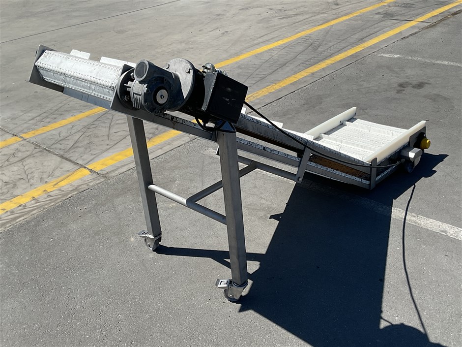 <p>Inclined Industrial Modular Plastic Belt Conveyor</p>