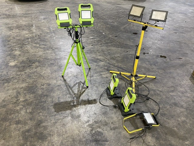 <p>Double & Single LED Worklights x 5</p>
