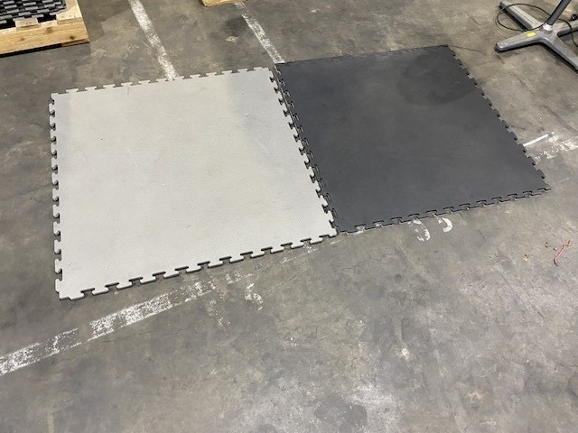 <p>Large Qty of Interlocking Square Rubber Mats</p>
