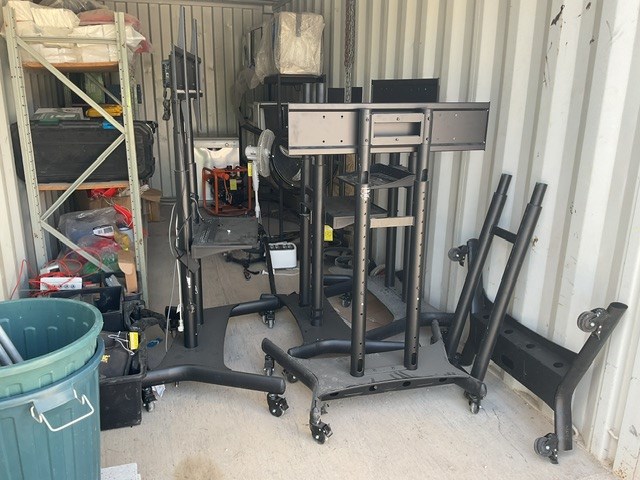 <p>Approx 4 Audio/TV Stands</p>