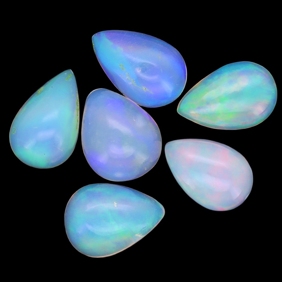 3.13 Carats White Color-Play Opal