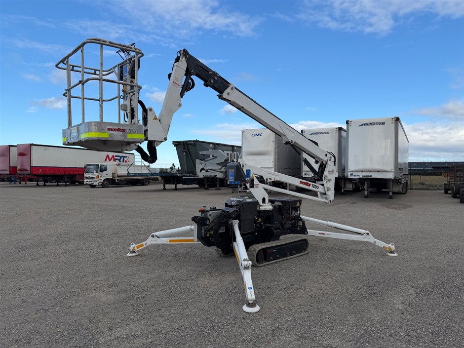 2017 Monitor Lifts Tracked Hydraulic Platform