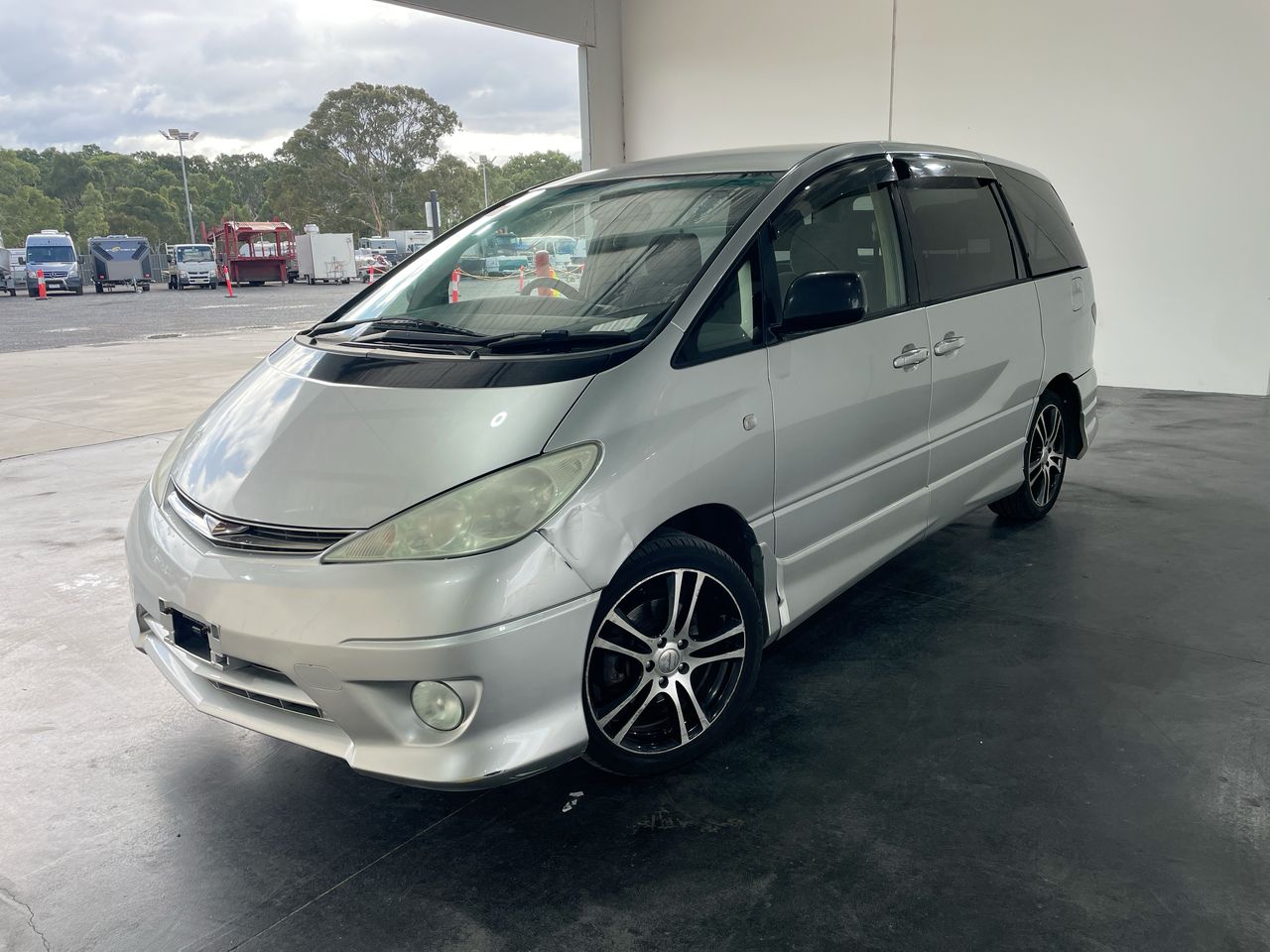 2005 Toyota Estima Automatic Van