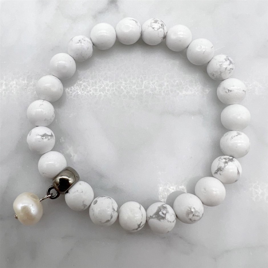 Large Pearl and Howlite Gemstone Bracelet