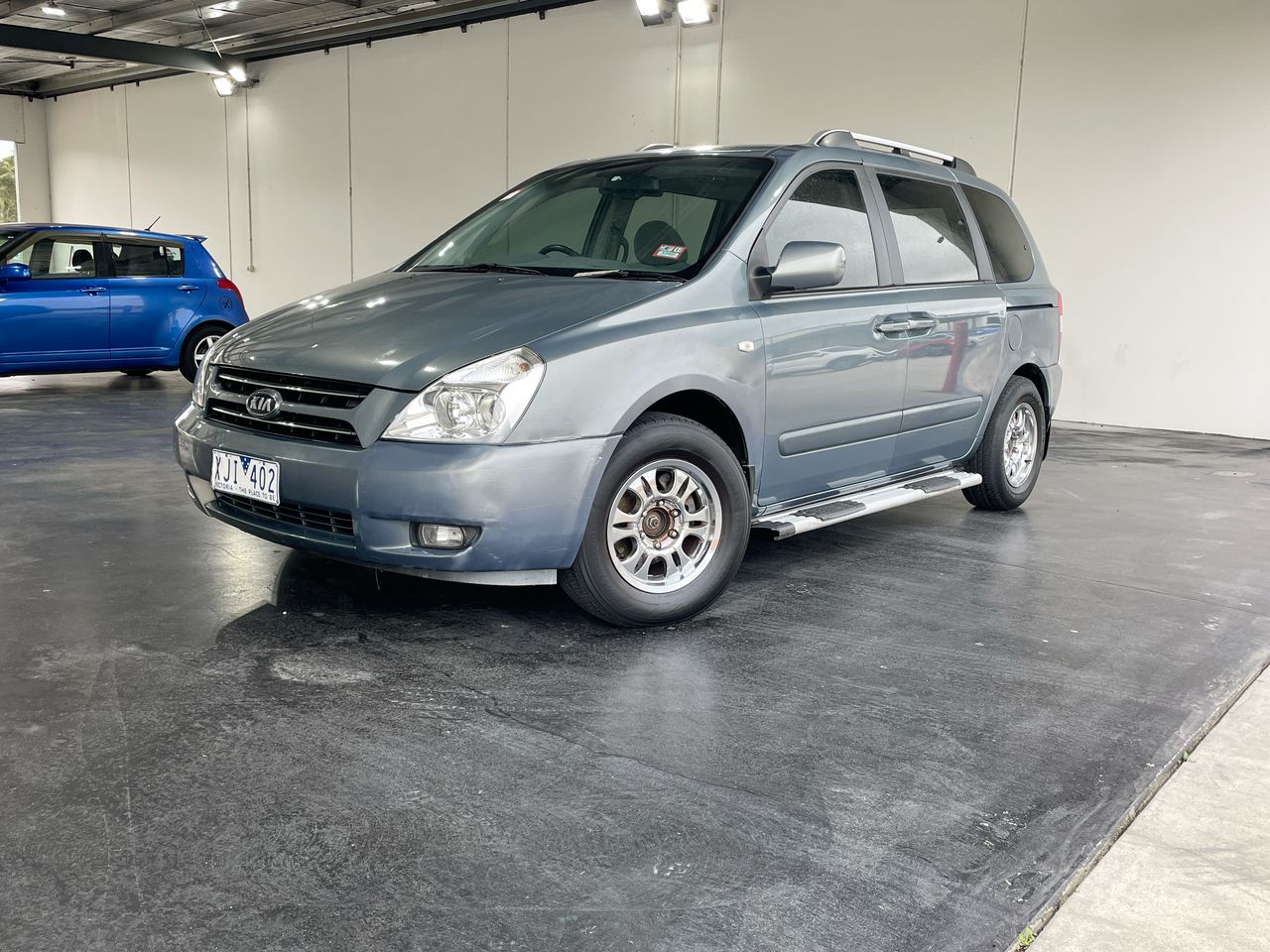 Kia Carnival EX VQ Manual 8 Seats People Mover