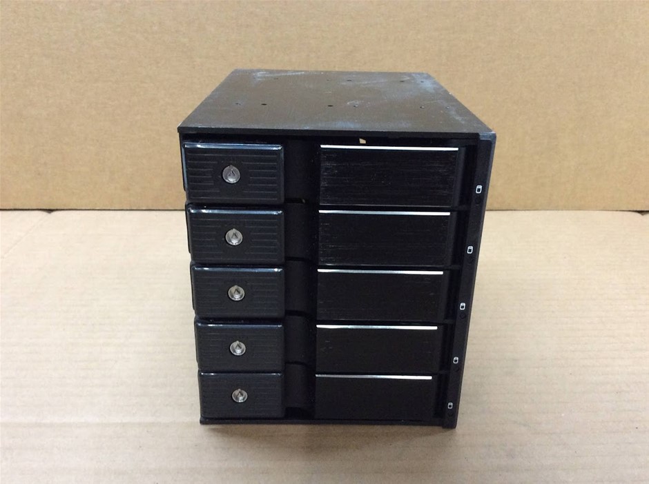 SilverStone FS305-12G Hard Drive Backplane / Hot Swap Cage