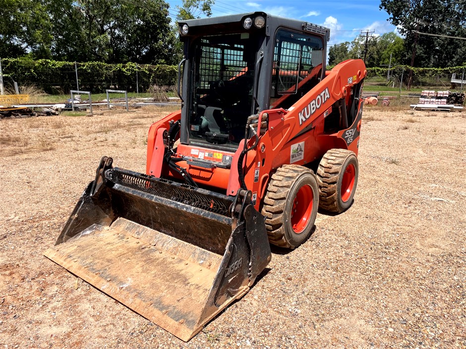 Kubota SSV65 Skid Steer