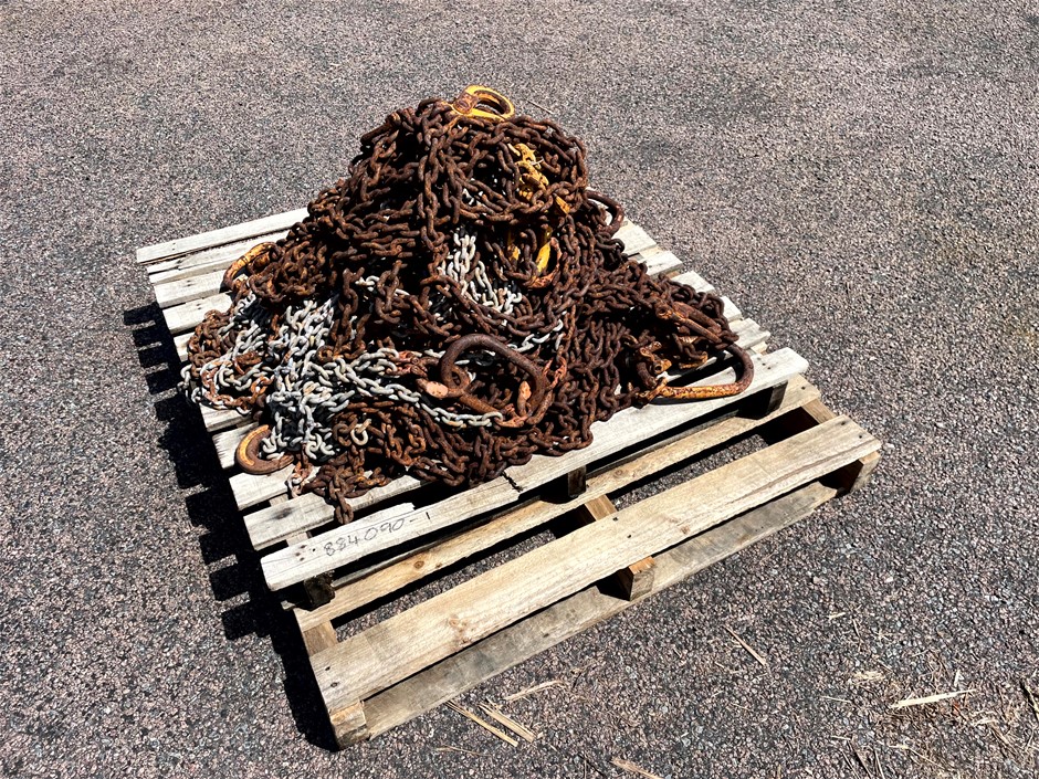 <p>Heavy Duty Chains</p>
