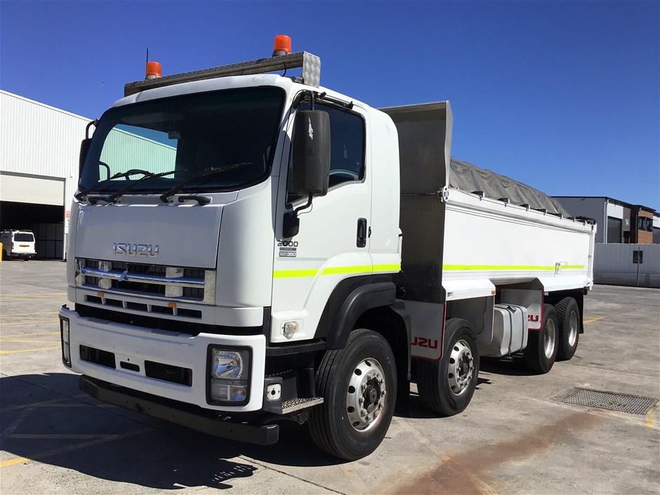 <p>2014 Isuzu  FY 2000 Auto Sitec Series III 350 8 x 4 Tipper Truck</p>