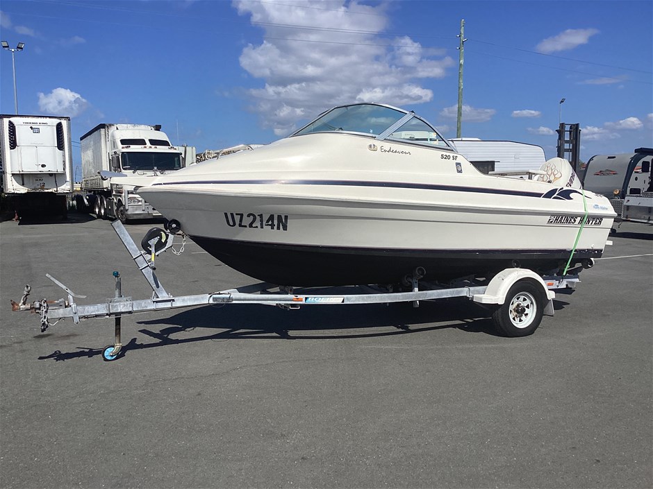 Haines Hunter 520SF Power Boat