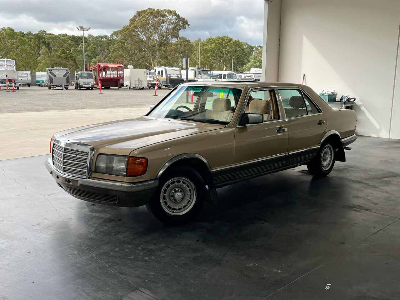 1984 Mercedes-Benz 380 SE W126 Automatic Sedan