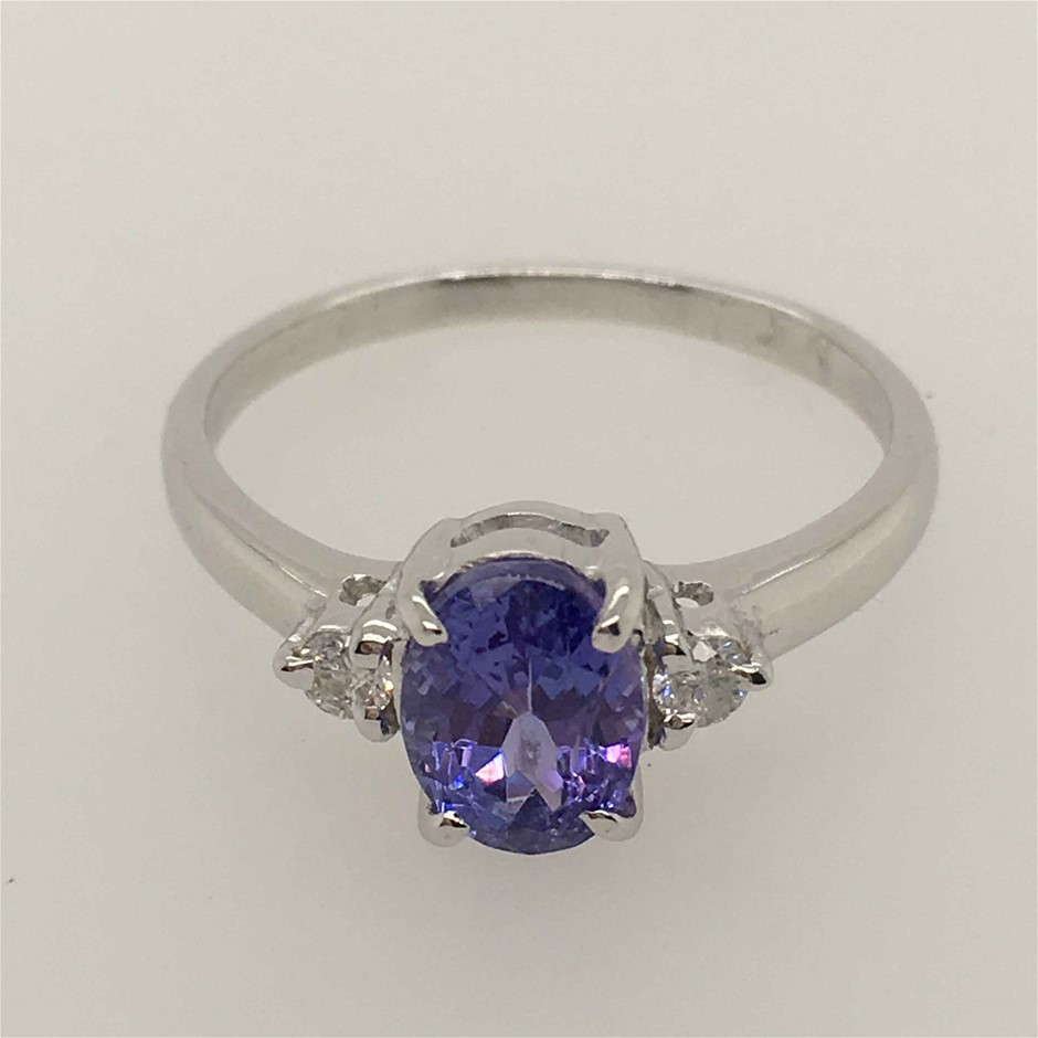 9ct White Gold dress Ring