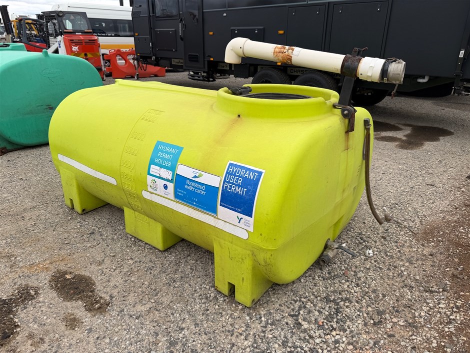 1 x 2000LT Plastic Water Tank