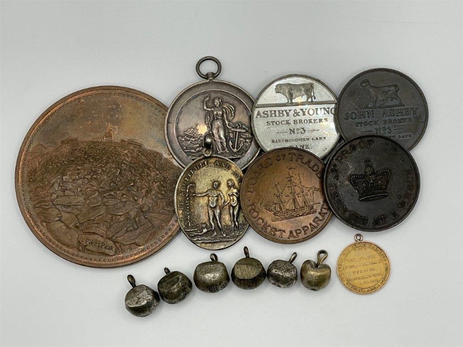 Approx. 14 x Asstd World Commemorative medals & 9Ct gold  medalet