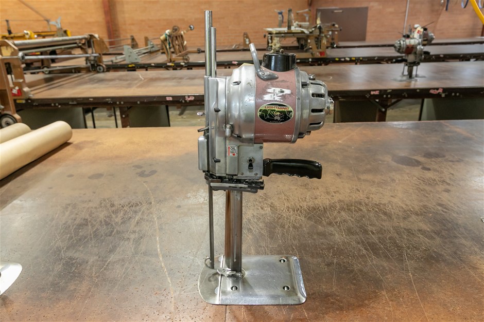 Lighting Powermatic Type 10 Straight Knife Fabric Cutting Machine