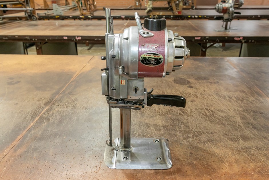 Lighting Powermatic Type 10 Straight Knife Fabric Cutting Machine